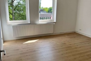 Helle, sanierte 2-Zimmer Wohnung ab dem 01.06.2025 zu vermieten, Schillerstr. 97, 27570 Bremerhaven, Etagenwohnung