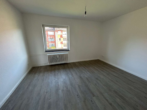 Schlafzimmer - Moderne 3-Zimmer-Wohnung mit stilvollem Bad und Einbauküche und Balkon zum 16.07.2025 vermietbar!