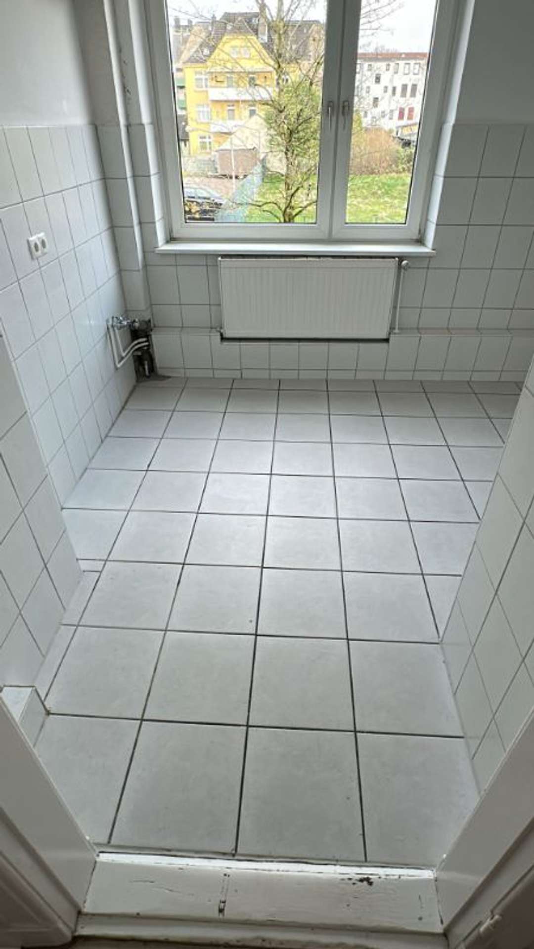 Charmante 2-Zimmer-Wohnung nach Renovierung – ab 15.02 bezugsfrei, Hansaring 44, 24534 Neumünster, Etagenwohnung