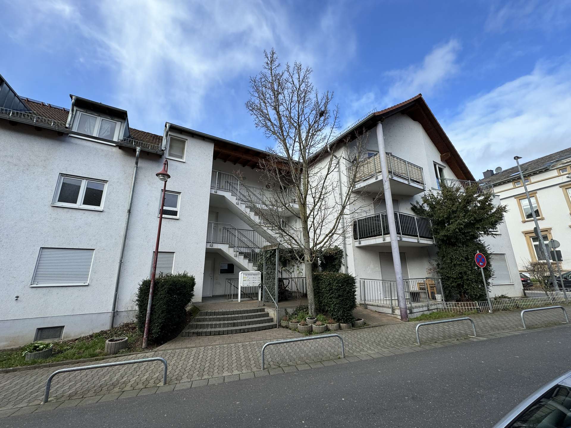 Schöne 4-Zimmer-Wohnung mit Balkon (WBS erforderlich), Van-Recum-Straße 4, 55545 Bad Kreuznach, Etagenwohnung