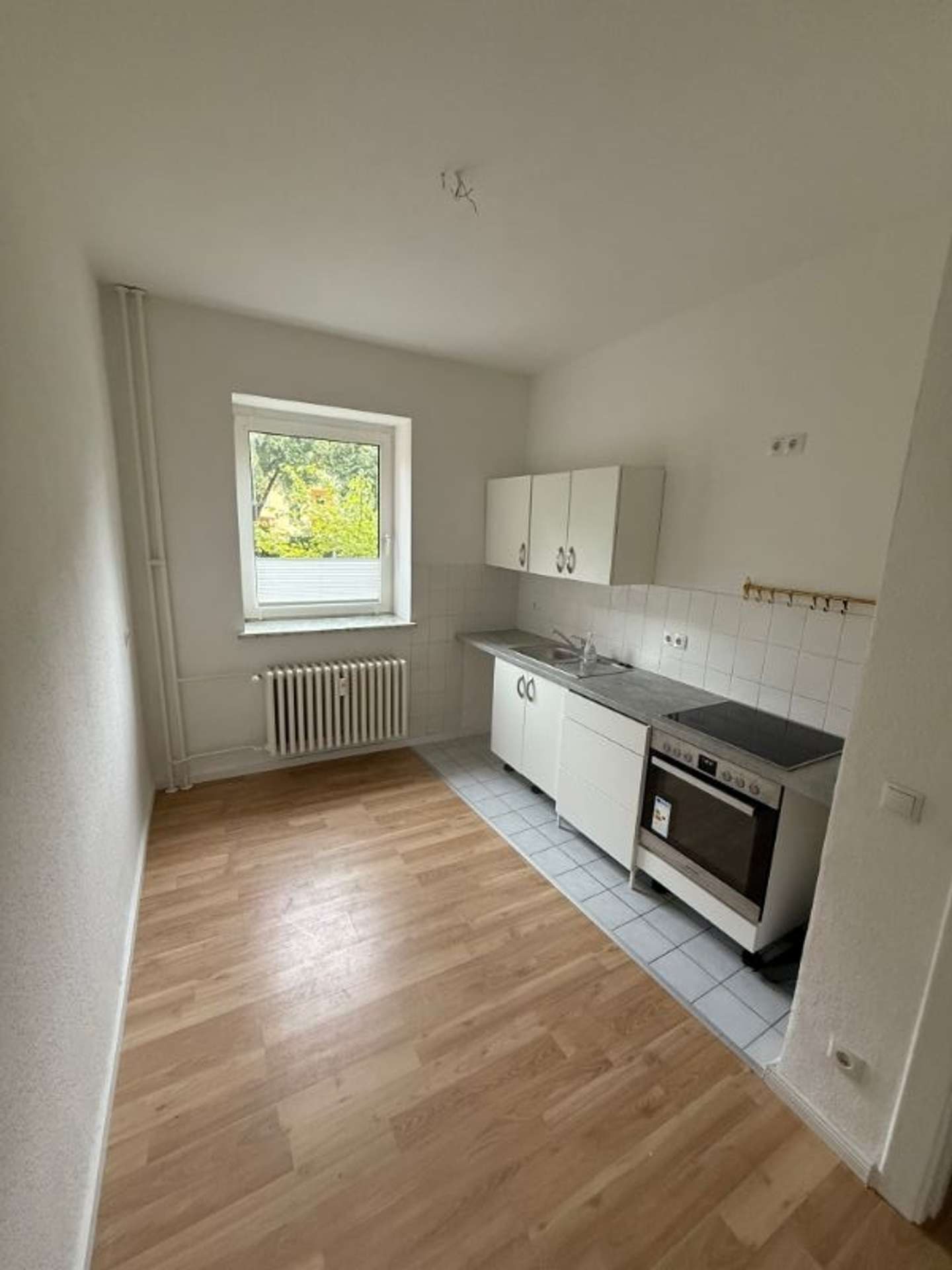 Ihre Urlaubskasse freut sich: 1 Monatsmiete geschenkt!, Oldesloer Straße 1, 24143 Kiel, Erdgeschosswohnung