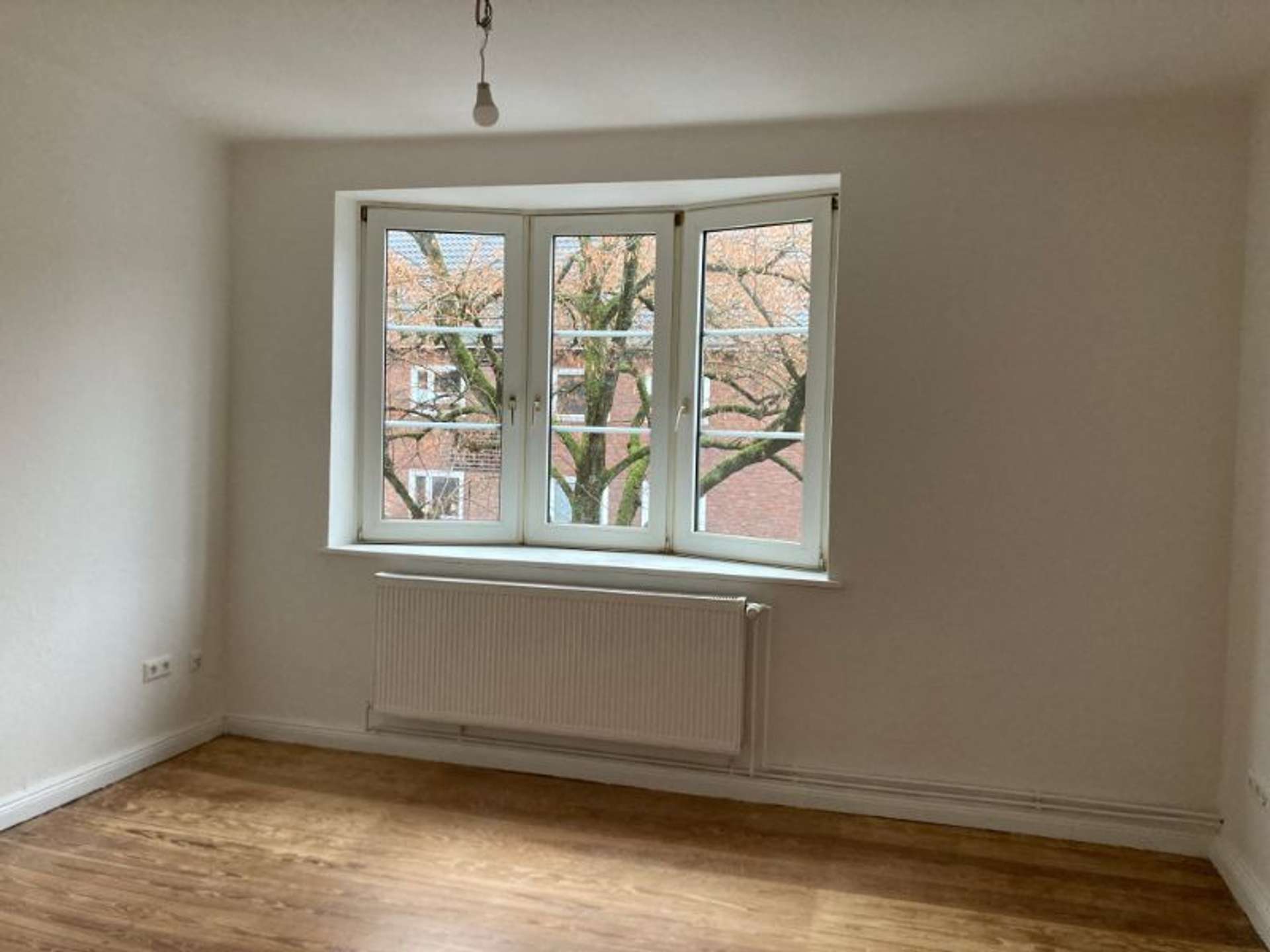 Helle 2-Zimmer-Wohnung in Top-Zustand – verfügbar ab Januar 2026, Hansaring 44, 24534 Neumünster, Etagenwohnung