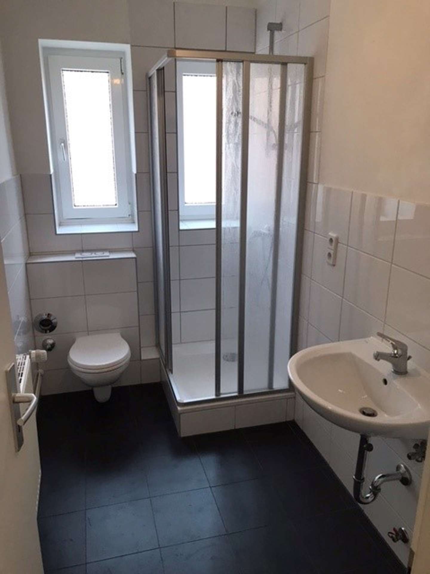 Geräumige 3-Zimmerwohnung mit Dusche und EBK!, Klinkeburg 9, 26386 Wilhelmshaven, Etagenwohnung