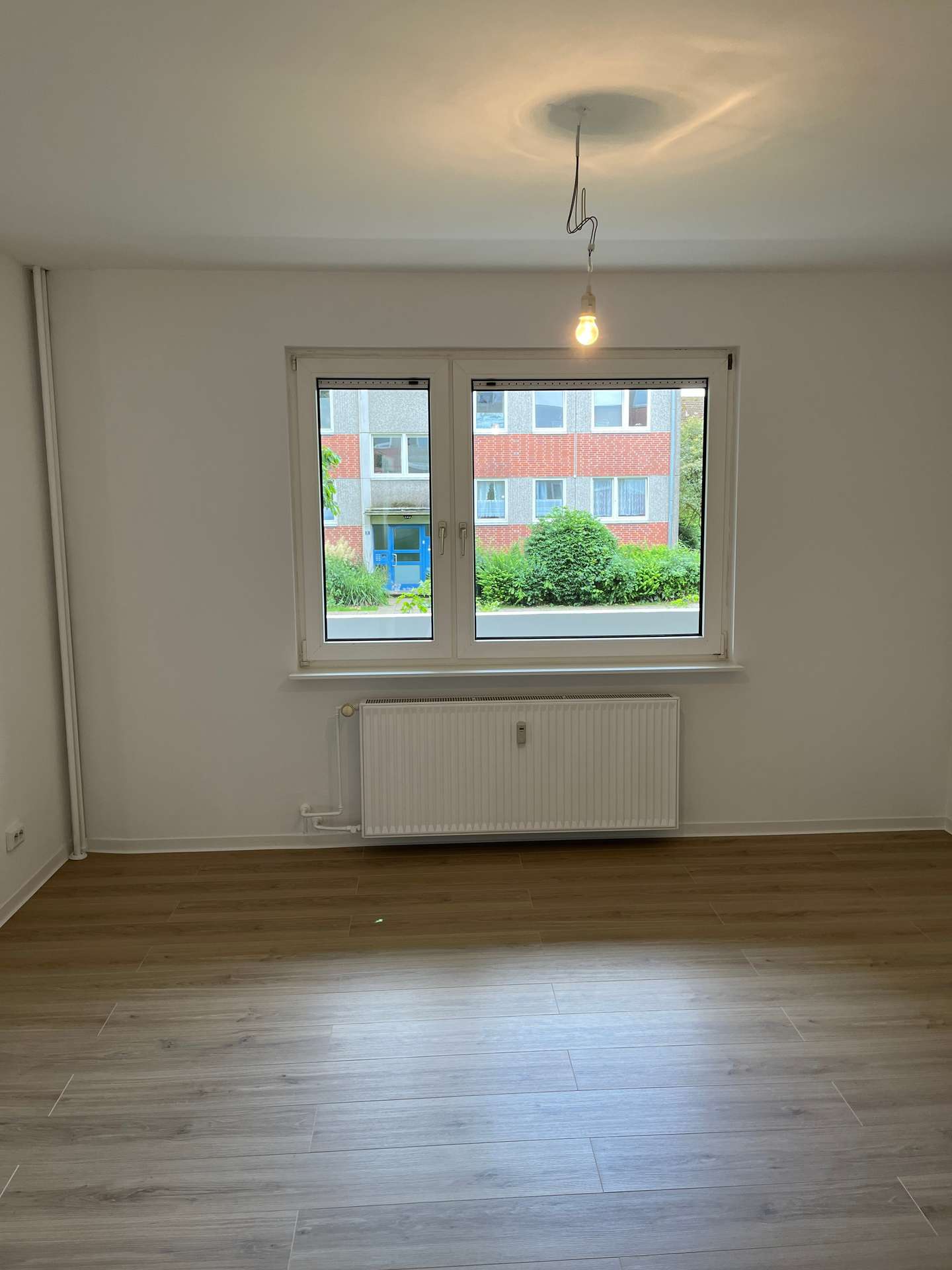 3-Zimmer-Wohnung mit Balkon und Einbauküche, Mozartstr. 15, 24943 Flensburg, Erdgeschosswohnung