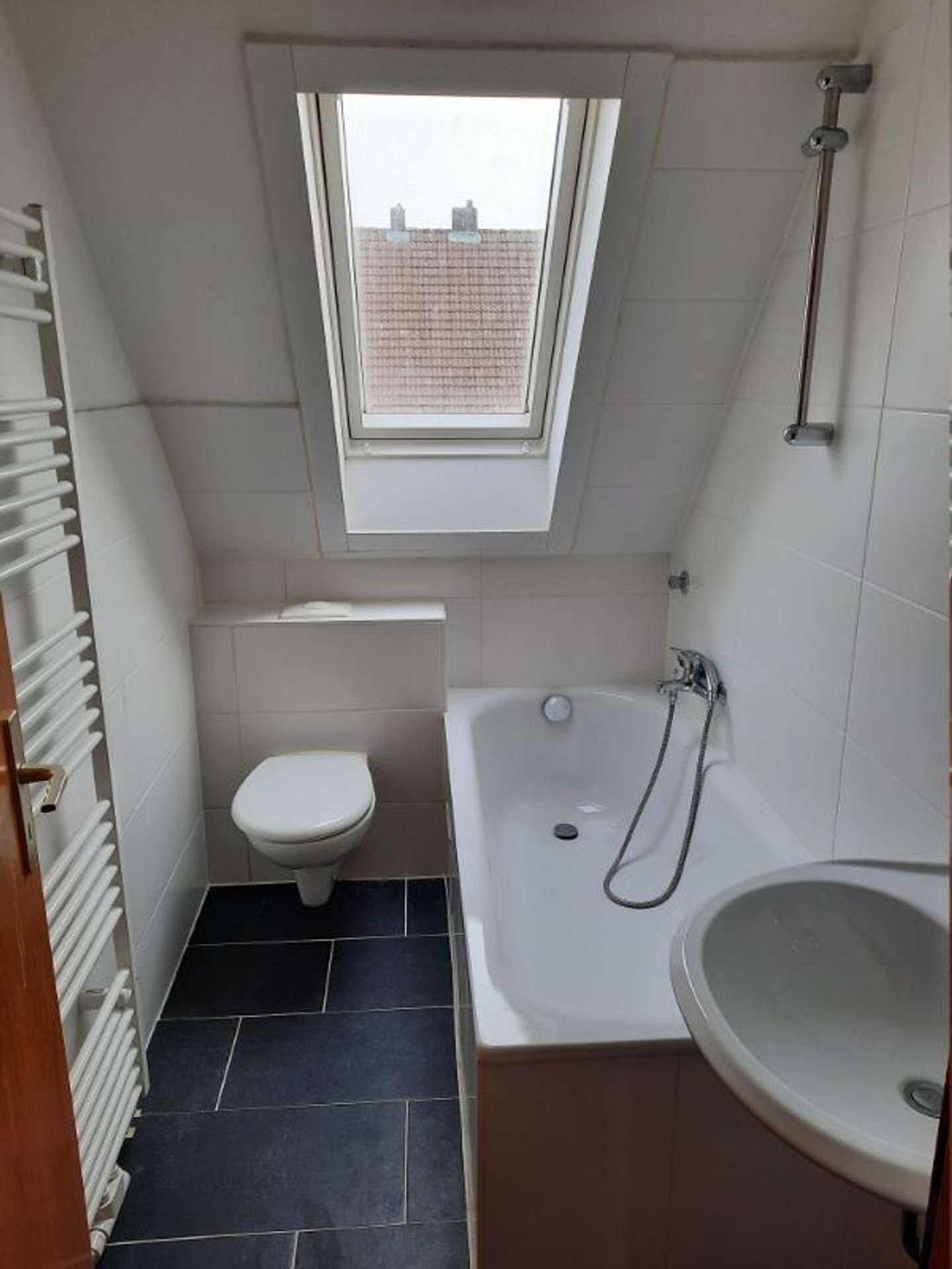 Charmante DG-Wohnung in ruhiger Lage – ideal für Singles oder Paare, Goethestraße 5, 29525 Uelzen, Dachgeschosswohnung