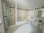 Badezimmer - !!! Tolle 2-Zimmer-Wohnung im Zentrum !!!