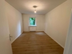 Zimmer - Sanierte 2 Zimmerwohnung mit neuen Badezimmer zum 01.02.2026 vermietbar!