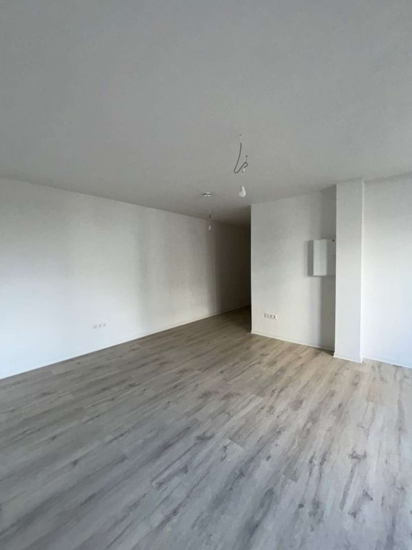 Frisch Renoviert mit komplett neuem Badezimmer – Großzügiges Single- Apartment in Köln-Zollstock, Gottesweg 40, 50969 Köln, Erdgeschosswohnung