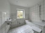 Badezimmer - Erstbezug nach Sanierung: Moderne, helle 3-Zimmer-Wohnung sucht neue Mieter ab 16.11.2026!