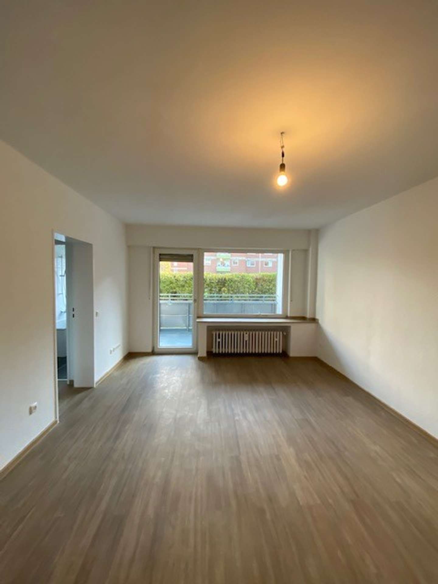 Perfekte Aussichten – 3-Zi-Wohnung mit Balkon – Mündelheimer Höhe!, Im Bonnefeld 22, 47259 Duisburg, Erdgeschosswohnung