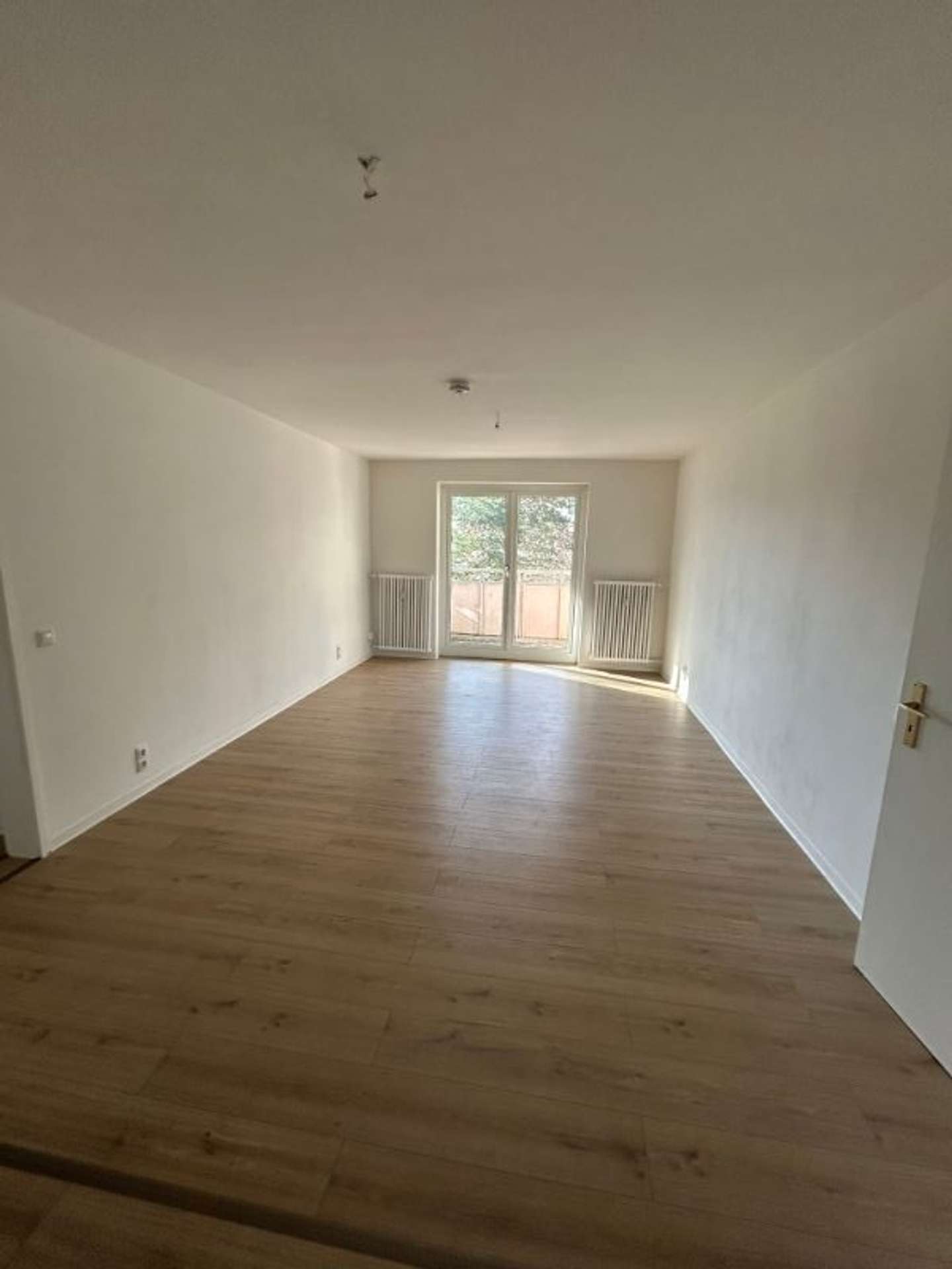 Familienfreundliche 5‑Zimmer‑Wohnung mit offenem Wohnkonzept zum 01.04.2026 vermietbar!, Osterallee 53 A, 24944 Flensburg, Etagenwohnung