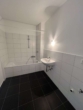 Badezimmer - Zentral wohnen: Moderne 3-Zimmer-Wohnung in der Innenstadt – sofort verfügbar