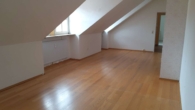 Wohnzimmer - Schöne 2-Zimmerwohnung zu vermieten! (WBS erforderlich)