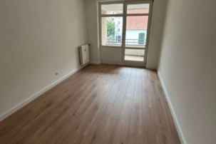 Großzügige, sanierte 2-Zimmer-Wohnung mit Balkon zum Innenhof zum 16.08.2025 neu vermietbar!, Speicherlinie 11, 24937 Flensburg, Etagenwohnung