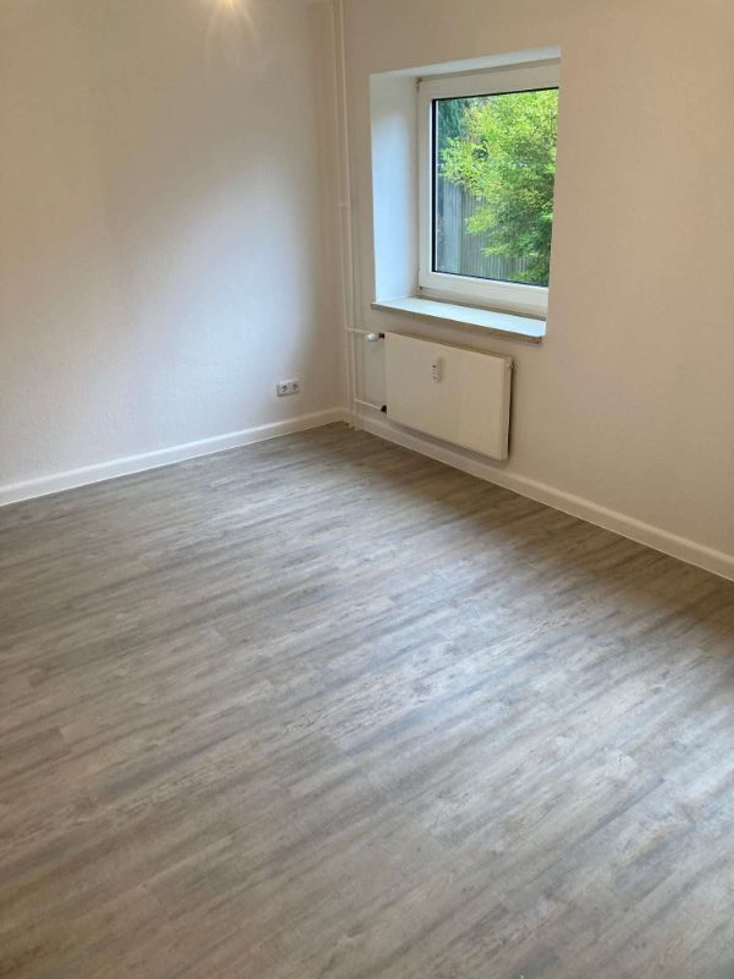 Gemütliche 2-Zimmer-Wohnung mit Balkon | Nachmieter ab 01.08. gesucht, Julius-Ahlmann-Platz 13, 24768 Rendsburg, Erdgeschosswohnung