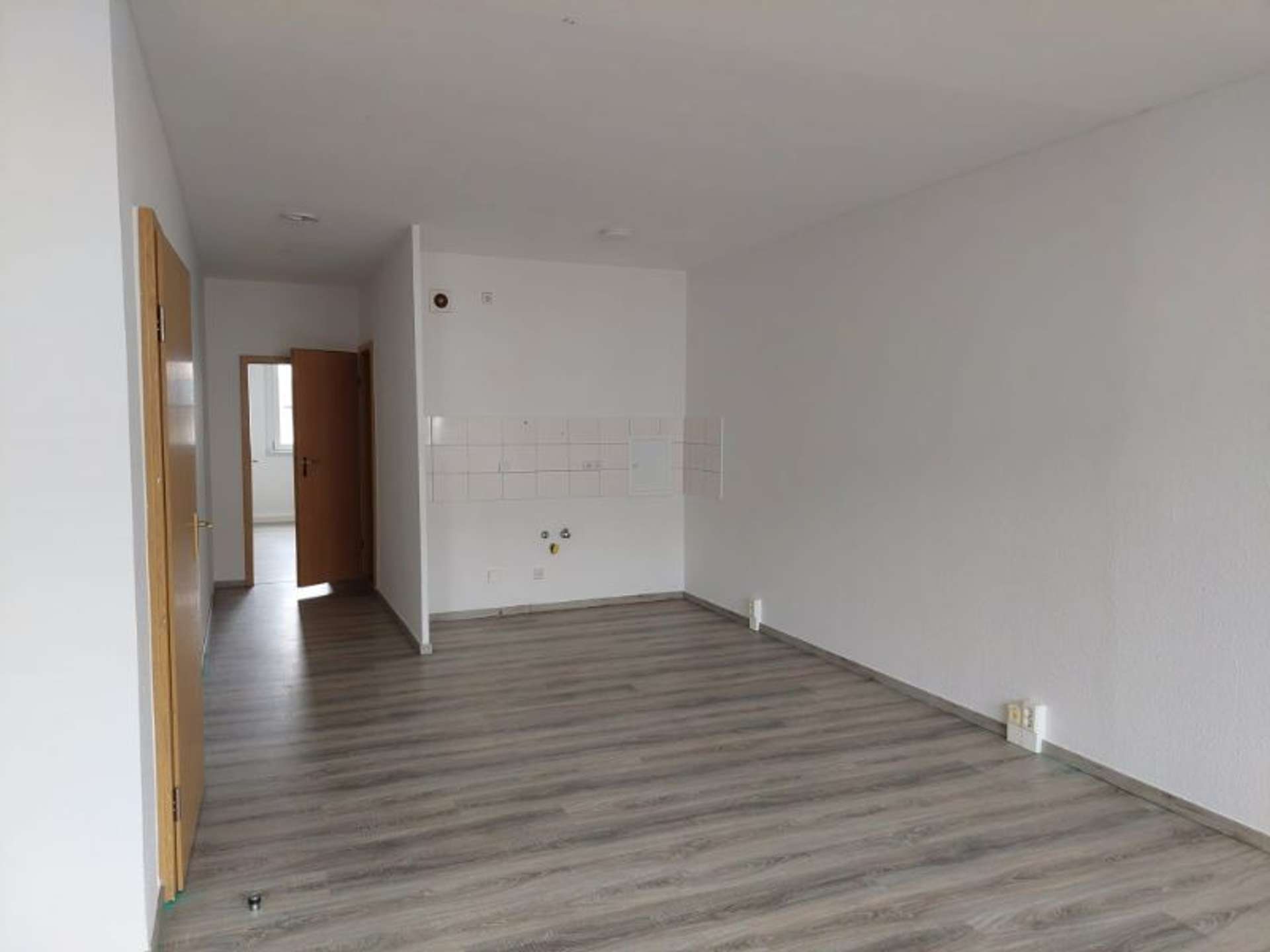 Ihr neues Zuhause, sehr schöne – 3 Zimmerwohnung, Konstantin-Ziolkowski-Straße 13, 99867 Gotha, Etagenwohnung