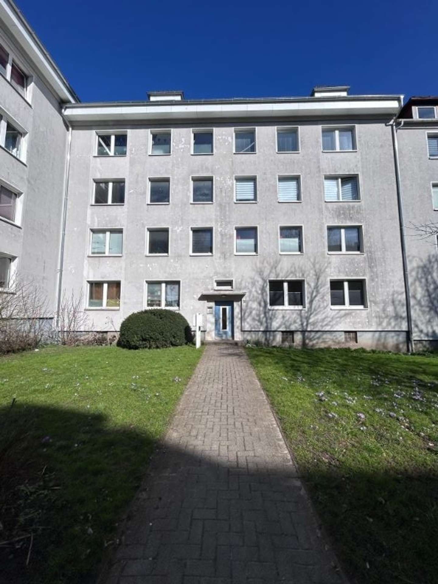 Modern sanierte 3-Zimmer-Wohnung mit heller Einbauküche, Hochstr. 32, 24939 Flensburg, Etagenwohnung