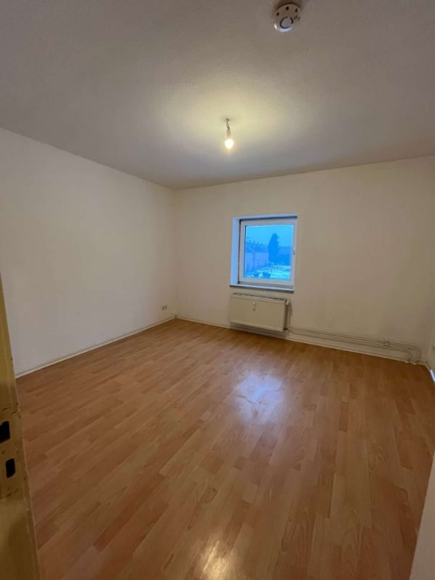 Helle 2,5‑Zimmer‑Wohnung mit Einbauküche – Ab sofort verfügbar, Elchstraße 21, 24782 Büdelsdorf, Etagenwohnung