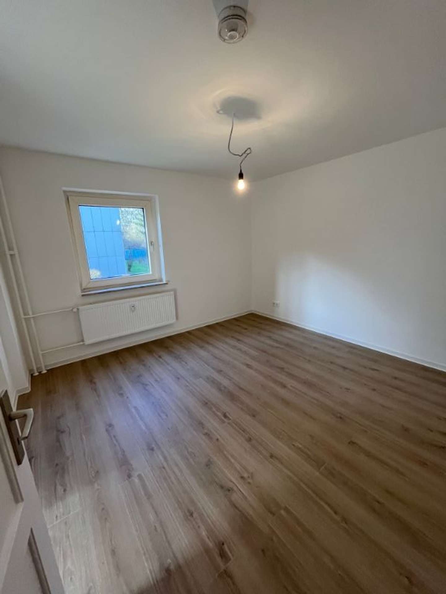 Frisch sanierte 2-Zimmer-Wohnung Hochparterre – frei ab dem 01.05.2026., Ostlandstr. 52, 24340 Eckernförde, Erdgeschosswohnung
