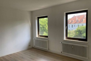 Geräumige 3-Zimmer Wohnung zum 16.07. zu vermieten!, Gildemeisterstr. 9, 27568 Bremerhaven, Etagenwohnung